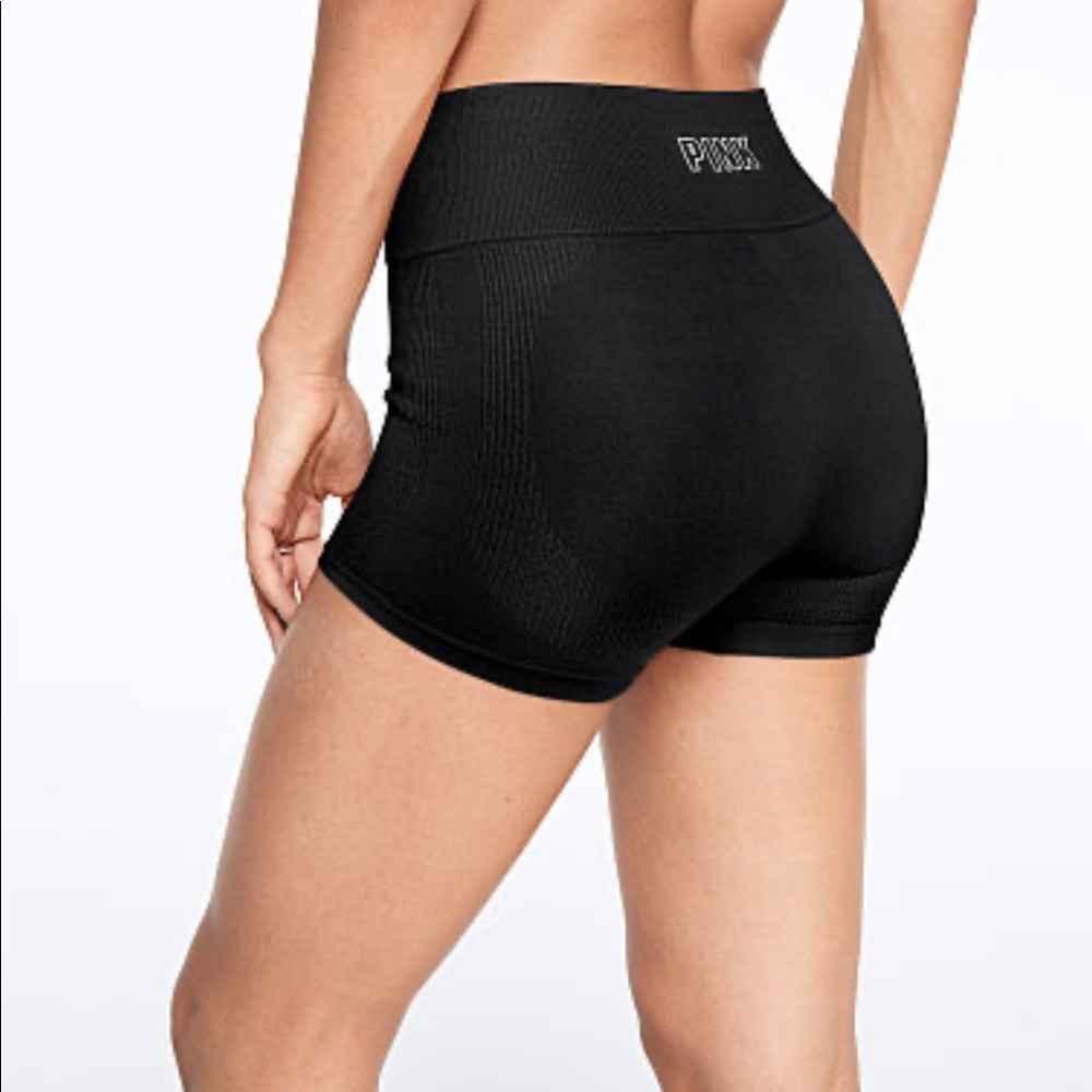 SEAMLESS WORKOUT SHORTs